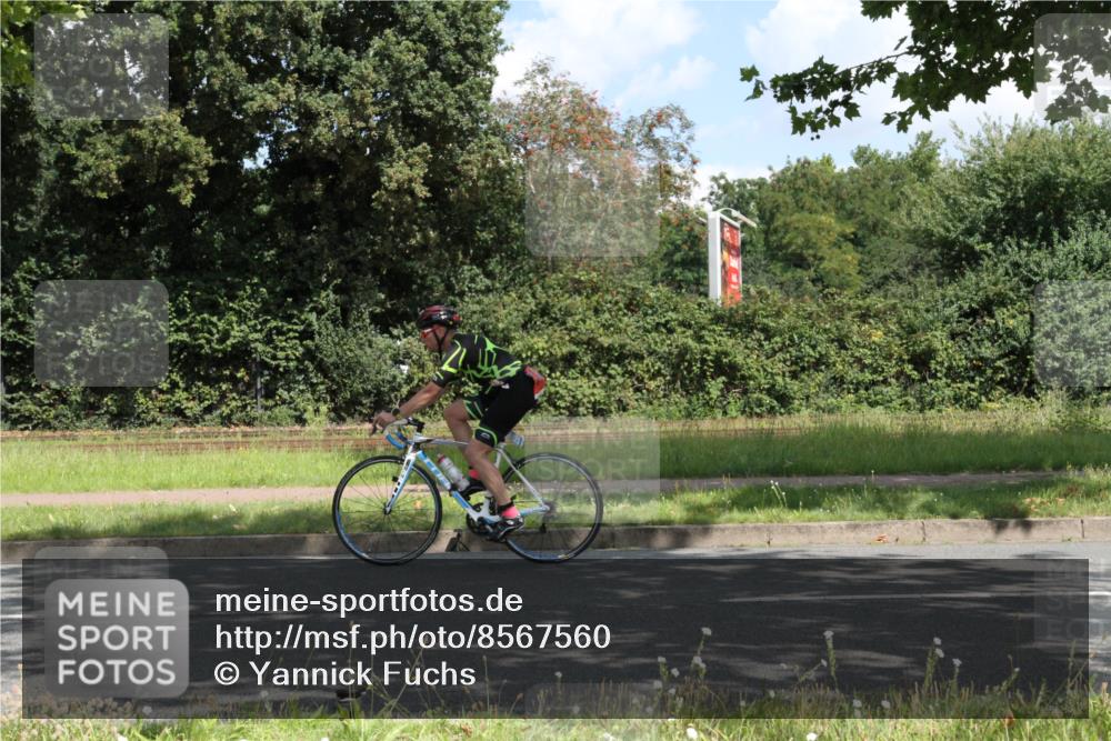 10.08.2025 - GEWOBA Citytriathlon Bremen Yannick Fuchs http://msf.ph/oto/8567560 10.08.2025 12:39:29 Radfahren 572, 709, 758, 795, 813, 869, 1006 meine-sportfotos.de