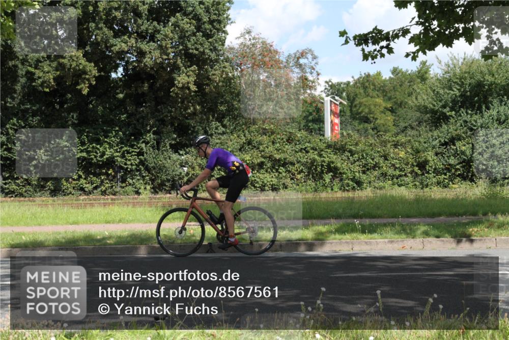 10.08.2025 - GEWOBA Citytriathlon Bremen Yannick Fuchs http://msf.ph/oto/8567561 10.08.2025 12:39:30 Radfahren 572, 709, 758, 795, 813, 869, 1006 meine-sportfotos.de