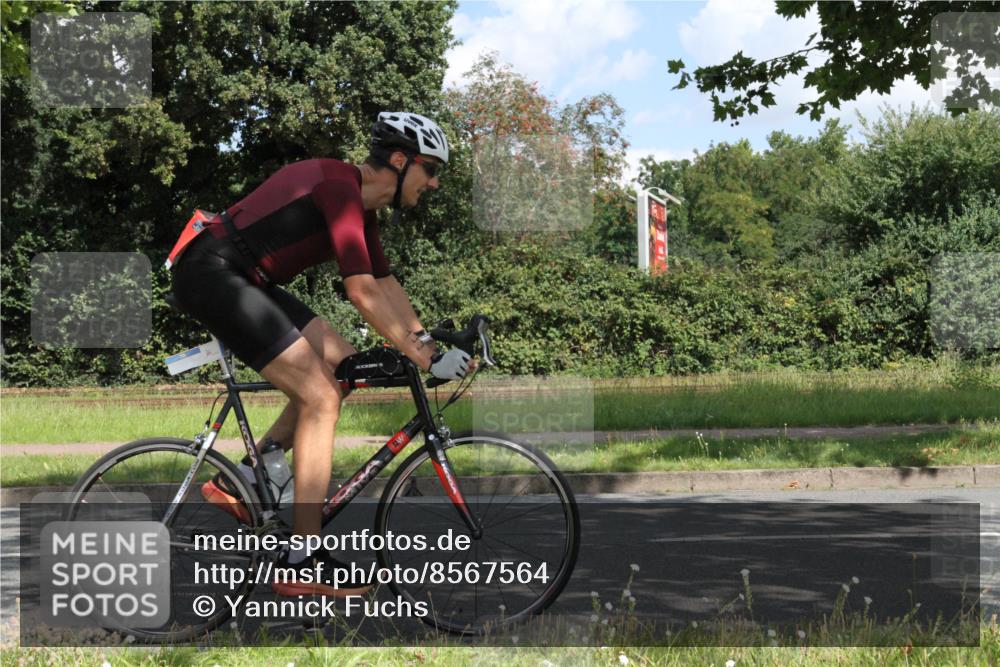 10.08.2025 - GEWOBA Citytriathlon Bremen Yannick Fuchs http://msf.ph/oto/8567564 10.08.2025 12:39:35 Radfahren 572, 758, 795, 813, 869 meine-sportfotos.de