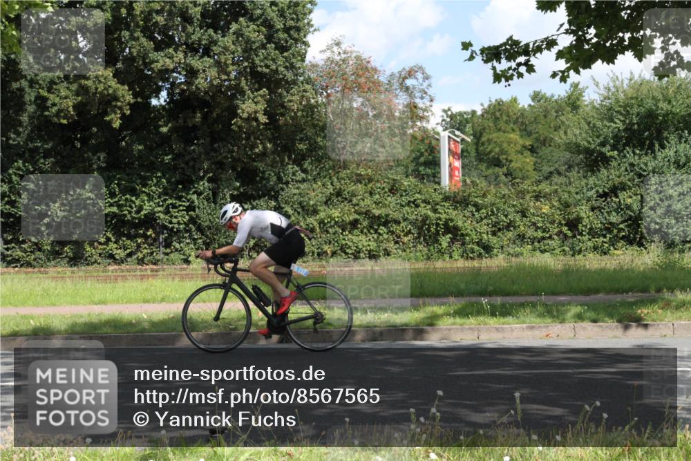 10.08.2025 - GEWOBA Citytriathlon Bremen Yannick Fuchs http://msf.ph/oto/8567565 10.08.2025 12:39:36 Radfahren 572, 758, 795, 813, 869 meine-sportfotos.de