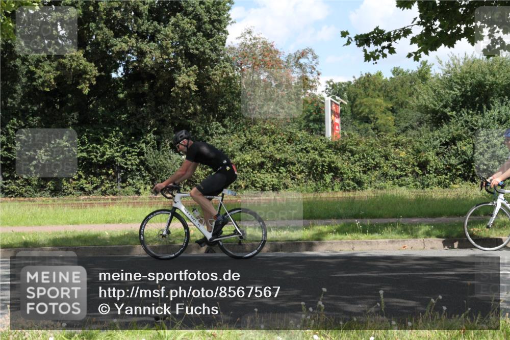 10.08.2025 - GEWOBA Citytriathlon Bremen Yannick Fuchs http://msf.ph/oto/8567567 10.08.2025 12:39:39 Radfahren 572, 589, 795, 813, 869 meine-sportfotos.de