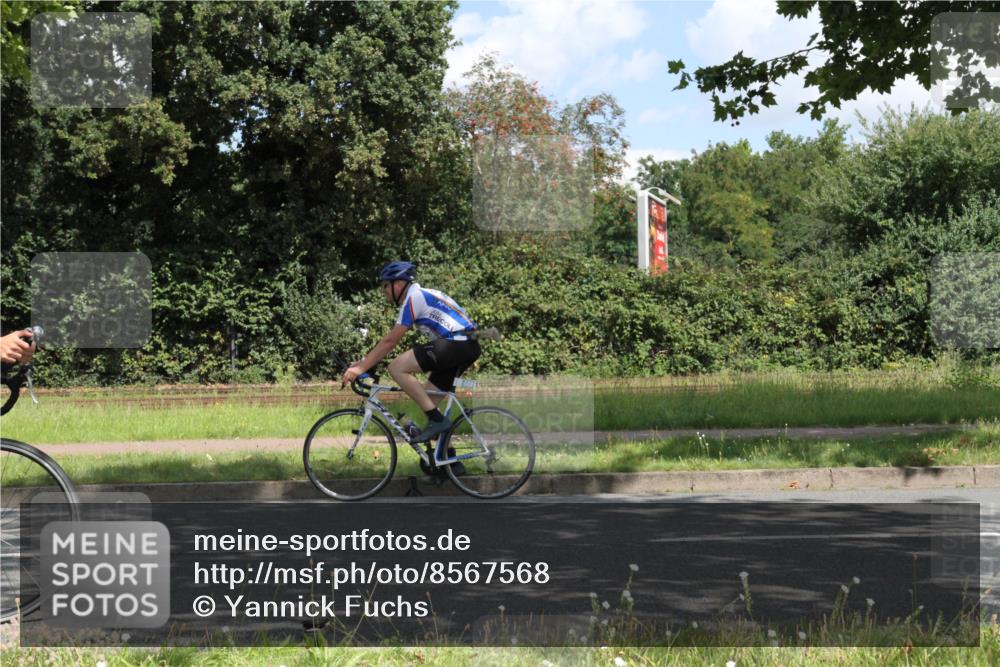 10.08.2025 - GEWOBA Citytriathlon Bremen Yannick Fuchs http://msf.ph/oto/8567568 10.08.2025 12:39:39 Radfahren 572, 589, 795, 813, 869 meine-sportfotos.de