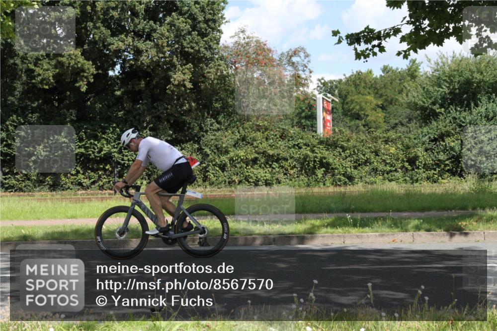 10.08.2025 - GEWOBA Citytriathlon Bremen Yannick Fuchs http://msf.ph/oto/8567570 10.08.2025 12:39:40 Radfahren 572, 589, 795, 813, 869 meine-sportfotos.de