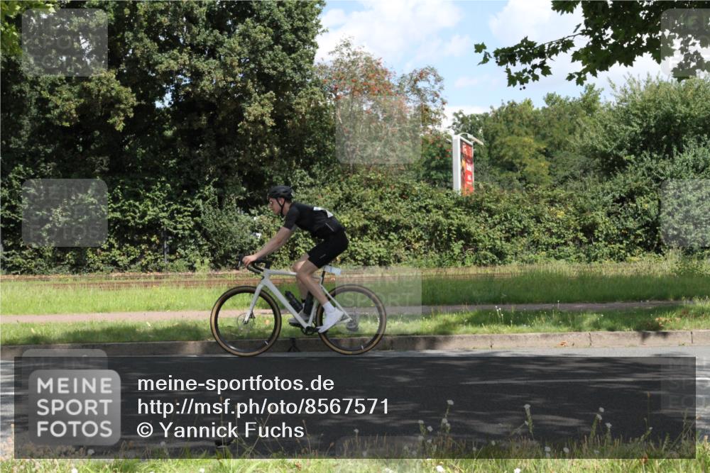 10.08.2025 - GEWOBA Citytriathlon Bremen Yannick Fuchs http://msf.ph/oto/8567571 10.08.2025 12:39:41 Radfahren 572, 589, 795, 813 meine-sportfotos.de
