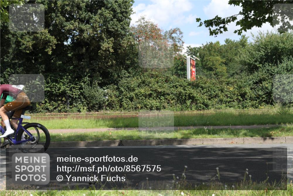 10.08.2025 - GEWOBA Citytriathlon Bremen Yannick Fuchs http://msf.ph/oto/8567575 10.08.2025 12:39:45 Radfahren 572, 589, 795, 813 meine-sportfotos.de