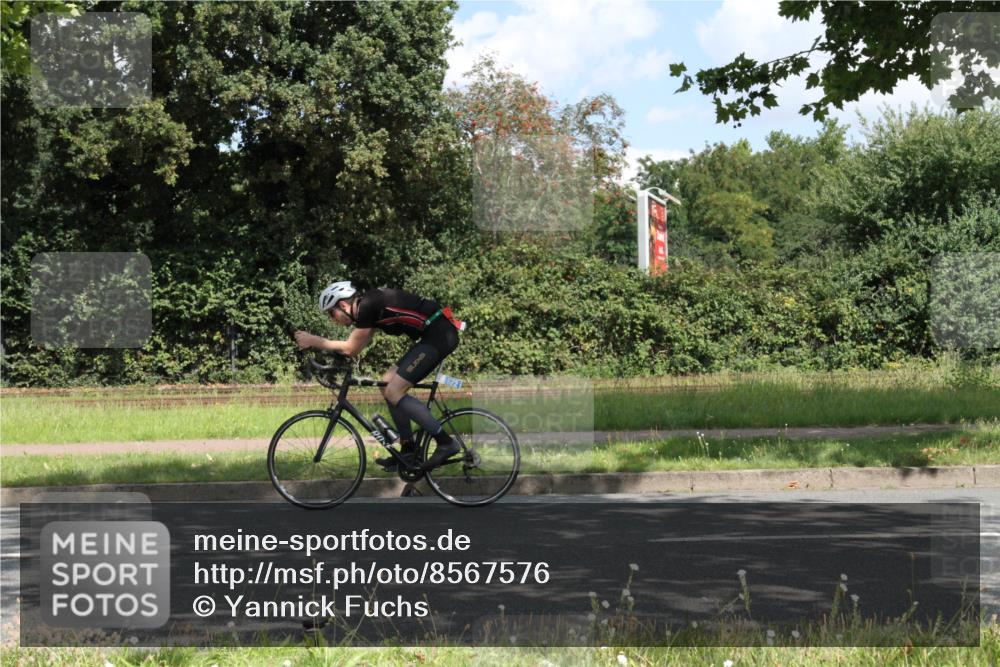 10.08.2025 - GEWOBA Citytriathlon Bremen Yannick Fuchs http://msf.ph/oto/8567576 10.08.2025 12:39:46 Radfahren 572, 589, 795, 813 meine-sportfotos.de
