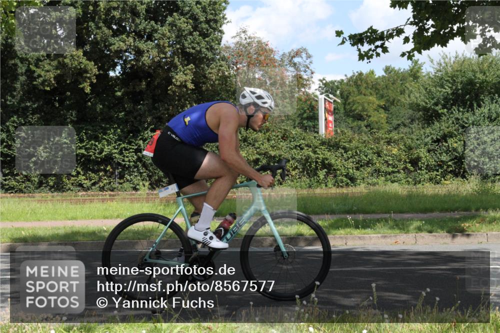 10.08.2025 - GEWOBA Citytriathlon Bremen Yannick Fuchs http://msf.ph/oto/8567577 10.08.2025 12:39:49 Radfahren 572, 589, 813, 831 meine-sportfotos.de