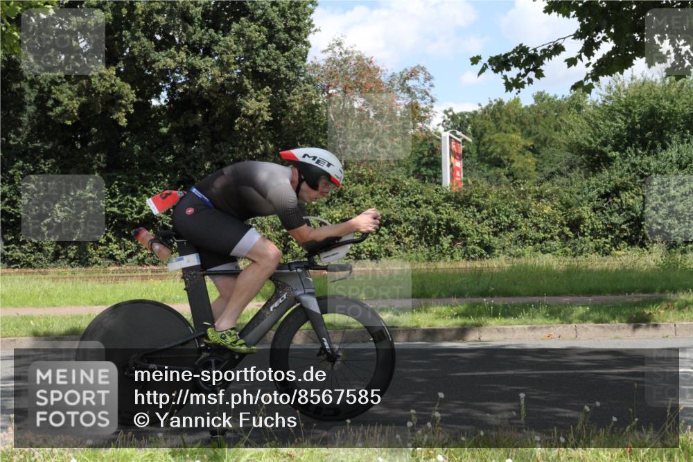 10.08.2025 - GEWOBA Citytriathlon Bremen Yannick Fuchs http://msf.ph/oto/8567585 10.08.2025 12:40:01 Radfahren 589, 596, 690, 706, 721, 779, 831, 880, 883, 896, 1028 meine-sportfotos.de