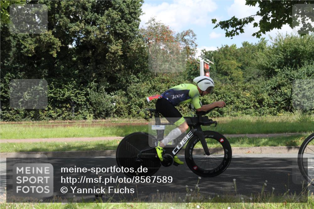 10.08.2025 - GEWOBA Citytriathlon Bremen Yannick Fuchs http://msf.ph/oto/8567589 10.08.2025 12:40:03 Radfahren 589, 596, 690, 706, 721, 779, 831, 880, 883, 890, 896, 1028 meine-sportfotos.de