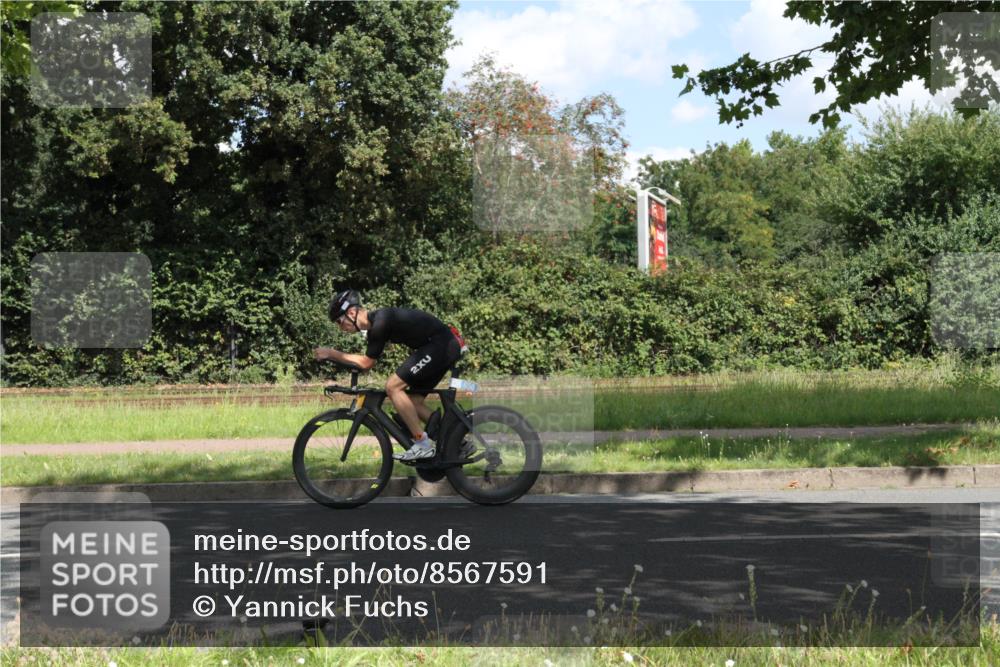 10.08.2025 - GEWOBA Citytriathlon Bremen Yannick Fuchs http://msf.ph/oto/8567591 10.08.2025 12:40:07 Radfahren 559, 596, 602, 690, 706, 721, 779, 815, 831, 880, 883, 890, 896, 1028 meine-sportfotos.de