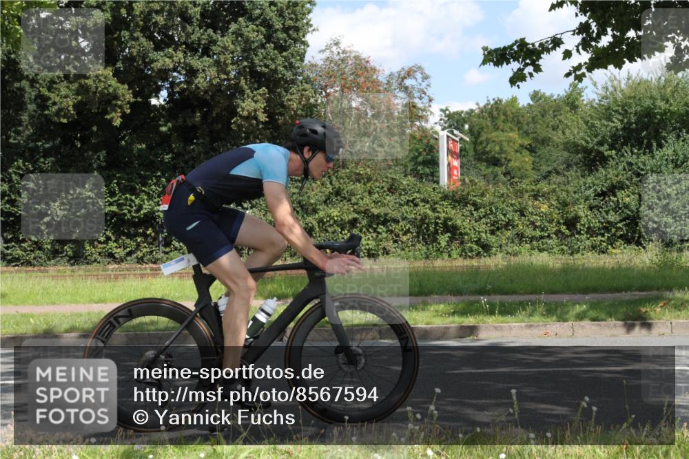 10.08.2025 - GEWOBA Citytriathlon Bremen Yannick Fuchs http://msf.ph/oto/8567594 10.08.2025 12:40:09 Radfahren 559, 596, 602, 690, 706, 721, 779, 815, 831, 880, 883, 890, 896, 899, 1028 meine-sportfotos.de
