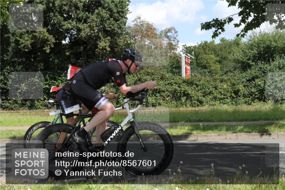 10.08.2025 - GEWOBA Citytriathlon Bremen Yannick Fuchs http://msf.ph/oto/8567601 10.08.2025 12:40:17 Radfahren 559, 581, 597, 602, 690, 706, 721, 737, 815, 880, 890, 896, 899, 910, 949, 975 meine-sportfotos.de