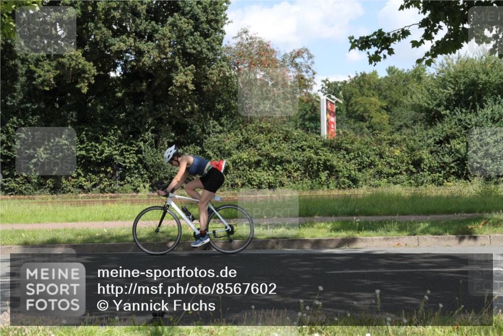 10.08.2025 - GEWOBA Citytriathlon Bremen Yannick Fuchs http://msf.ph/oto/8567602 10.08.2025 12:40:21 Radfahren 559, 581, 597, 602, 690, 723, 737, 815, 870, 879, 890, 896, 899, 910, 949, 975, 1024 meine-sportfotos.de