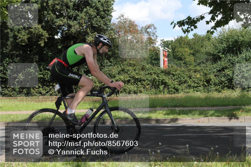 10.08.2025 - GEWOBA Citytriathlon Bremen Yannick Fuchs http://msf.ph/oto/8567603 10.08.2025 12:40:22 Radfahren 559, 581, 597, 602, 690, 723, 737, 815, 870, 879, 890, 896, 899, 910, 949, 975, 1024 meine-sportfotos.de