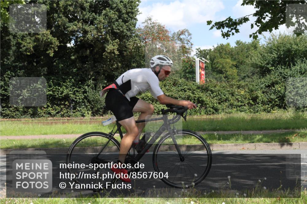10.08.2025 - GEWOBA Citytriathlon Bremen Yannick Fuchs http://msf.ph/oto/8567604 10.08.2025 12:40:25 Radfahren 559, 581, 597, 602, 672, 723, 737, 815, 848, 870, 879, 890, 896, 899, 910, 949, 975, 1002, 1024 meine-sportfotos.de