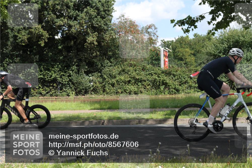 10.08.2025 - GEWOBA Citytriathlon Bremen Yannick Fuchs http://msf.ph/oto/8567606 10.08.2025 12:40:26 Radfahren 559, 581, 597, 602, 672, 723, 737, 815, 848, 870, 879, 890, 896, 899, 910, 949, 975, 1002, 1024 meine-sportfotos.de
