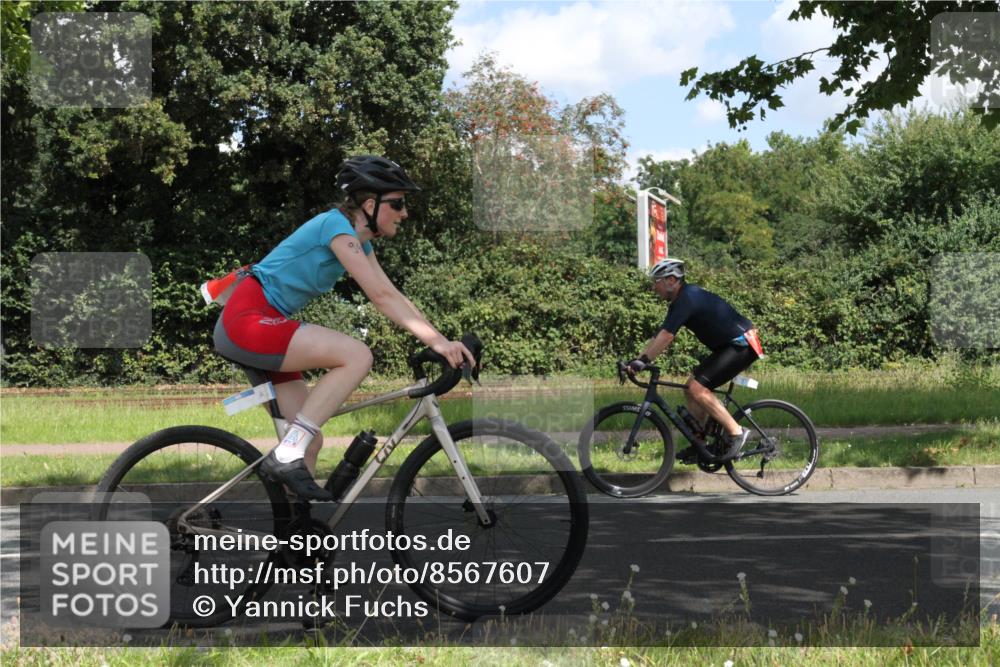 10.08.2025 - GEWOBA Citytriathlon Bremen Yannick Fuchs http://msf.ph/oto/8567607 10.08.2025 12:40:27 Radfahren 559, 581, 597, 602, 672, 723, 737, 815, 848, 870, 879, 890, 899, 910, 949, 975, 1002, 1024 meine-sportfotos.de
