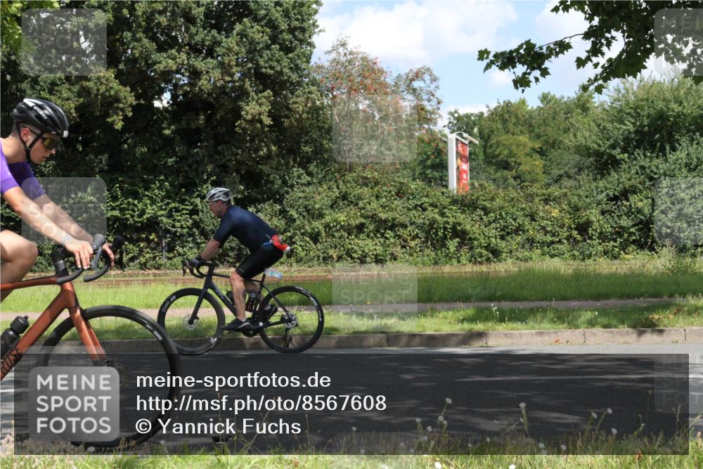 10.08.2025 - GEWOBA Citytriathlon Bremen Yannick Fuchs http://msf.ph/oto/8567608 10.08.2025 12:40:27 Radfahren 559, 581, 597, 602, 672, 723, 737, 815, 848, 870, 879, 890, 899, 910, 949, 975, 1002, 1024 meine-sportfotos.de