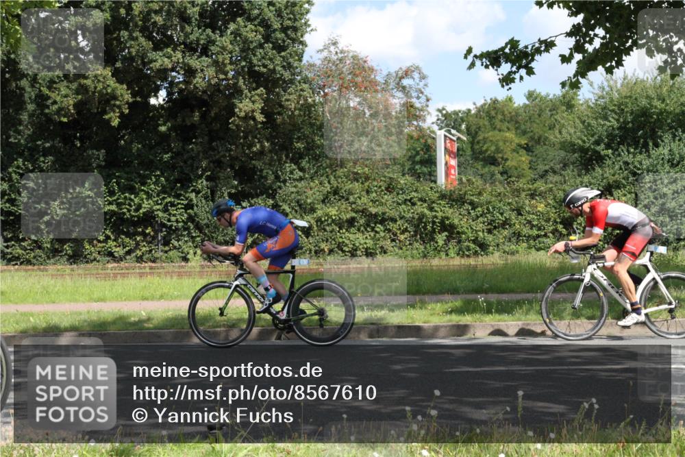 10.08.2025 - GEWOBA Citytriathlon Bremen Yannick Fuchs http://msf.ph/oto/8567610 10.08.2025 12:40:28 Radfahren 559, 581, 597, 602, 672, 723, 737, 815, 848, 870, 879, 890, 899, 910, 949, 975, 1002, 1024 meine-sportfotos.de