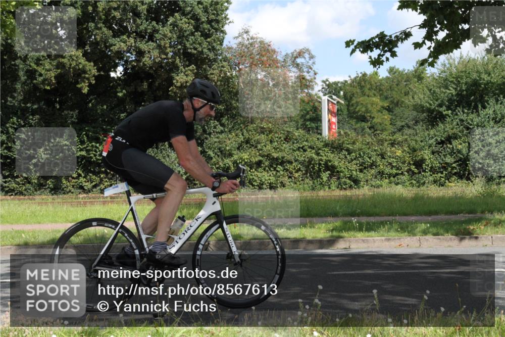 10.08.2025 - GEWOBA Citytriathlon Bremen Yannick Fuchs http://msf.ph/oto/8567613 10.08.2025 12:40:31 Radfahren 581, 597, 672, 723, 737, 815, 829, 848, 870, 879, 899, 910, 949, 975, 1002, 1024 meine-sportfotos.de
