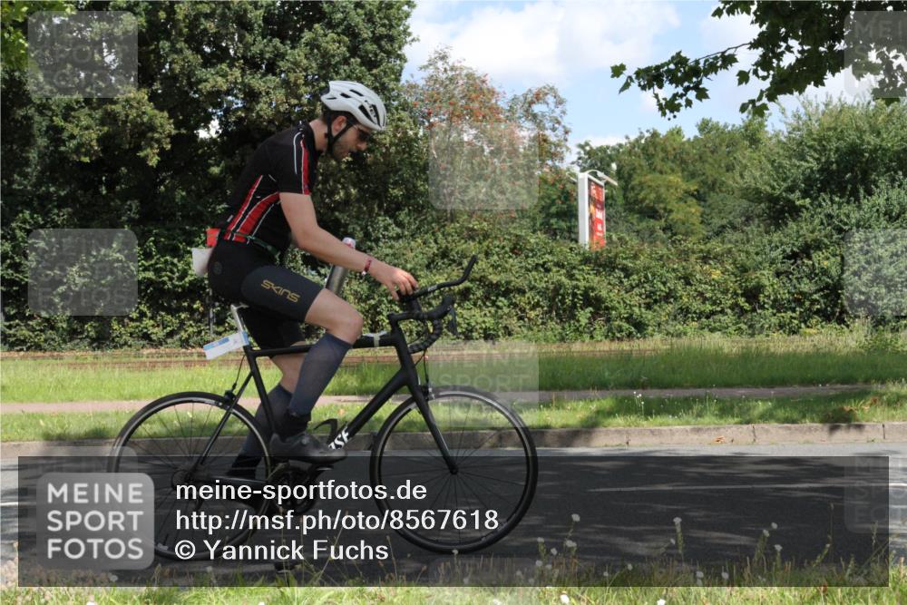 10.08.2025 - GEWOBA Citytriathlon Bremen Yannick Fuchs http://msf.ph/oto/8567618 10.08.2025 12:40:35 Radfahren 581, 597, 606, 672, 723, 737, 829, 848, 870, 879, 910, 921, 949, 975, 1002, 1024 meine-sportfotos.de