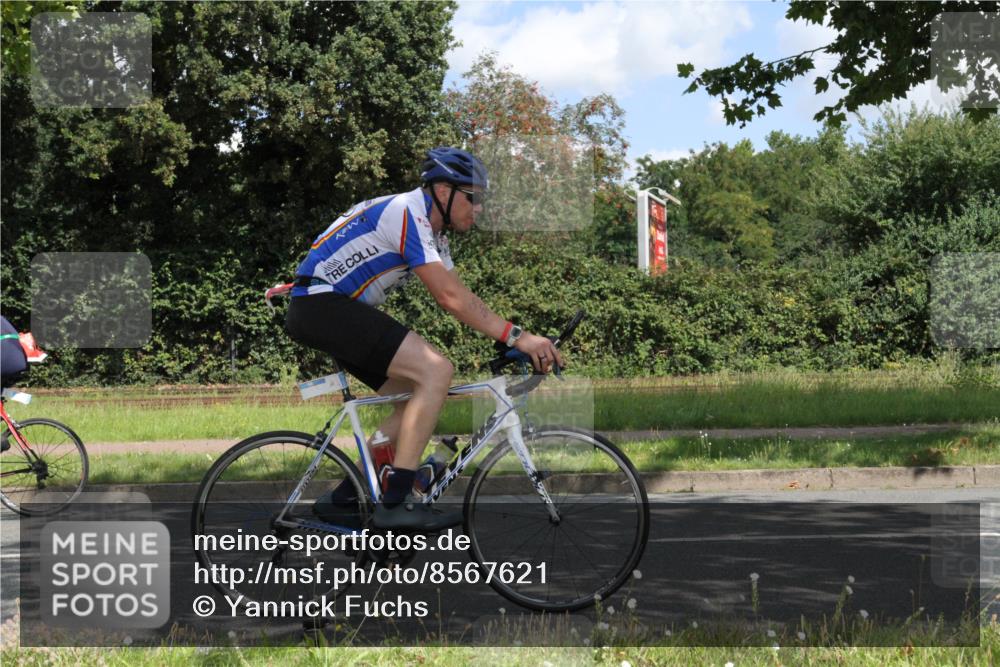 10.08.2025 - GEWOBA Citytriathlon Bremen Yannick Fuchs http://msf.ph/oto/8567621 10.08.2025 12:40:37 Radfahren 581, 597, 606, 672, 723, 737, 802, 829, 848, 870, 879, 910, 921, 949, 975, 1002, 1024 meine-sportfotos.de
