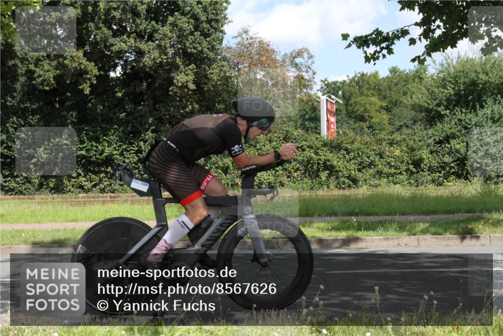 10.08.2025 - GEWOBA Citytriathlon Bremen Yannick Fuchs http://msf.ph/oto/8567626 10.08.2025 12:40:45 Radfahren 606, 672, 723, 785, 802, 829, 848, 921, 1001, 1002, 1024 meine-sportfotos.de