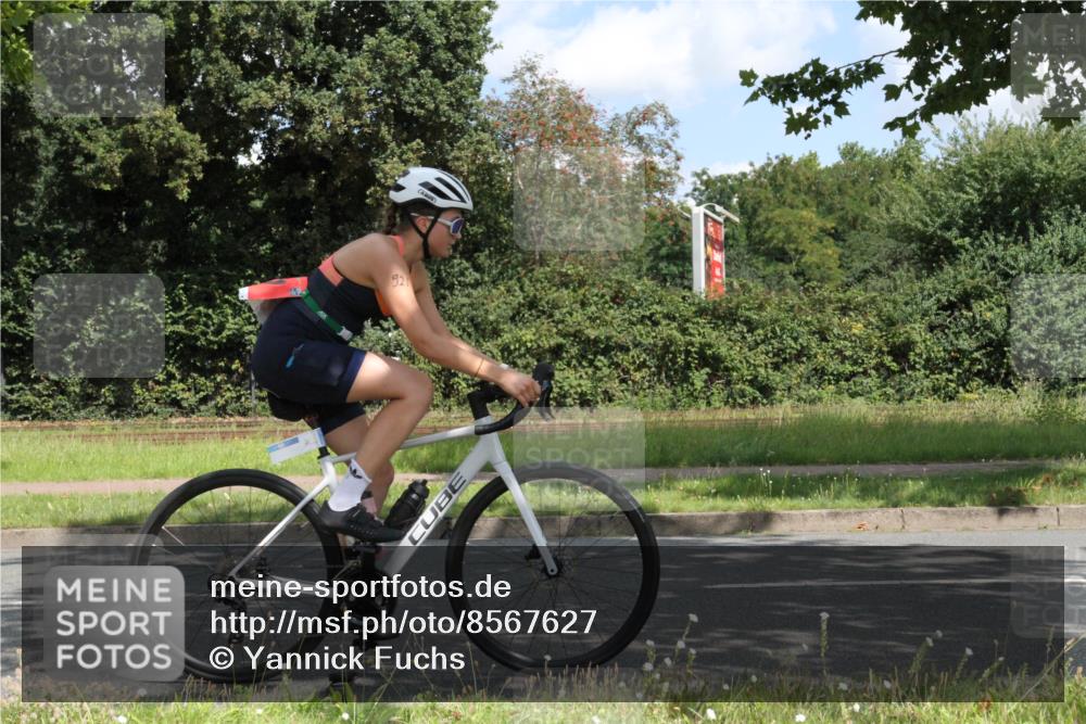 10.08.2025 - GEWOBA Citytriathlon Bremen Yannick Fuchs http://msf.ph/oto/8567627 10.08.2025 12:40:46 Radfahren 606, 672, 785, 802, 829, 848, 921, 1001, 1002, 1024 meine-sportfotos.de