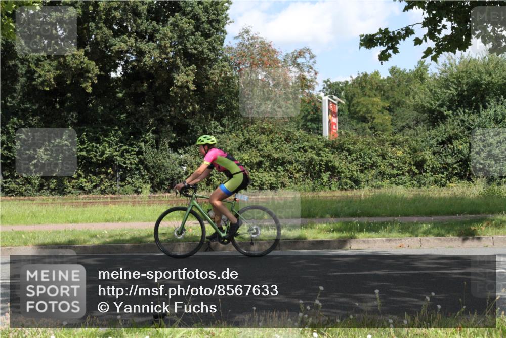 10.08.2025 - GEWOBA Citytriathlon Bremen Yannick Fuchs http://msf.ph/oto/8567633 10.08.2025 12:40:56 Radfahren 606, 650, 660, 665, 785, 802, 803, 921, 1001, 1023 meine-sportfotos.de