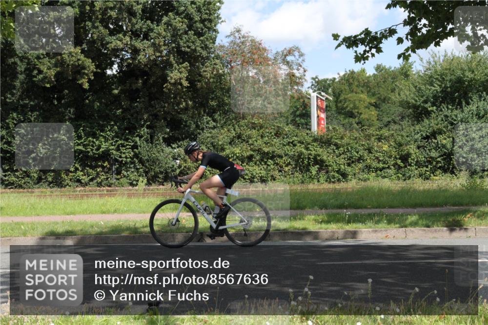 10.08.2025 - GEWOBA Citytriathlon Bremen Yannick Fuchs http://msf.ph/oto/8567636 10.08.2025 12:40:59 Radfahren 606, 650, 660, 665, 785, 802, 803, 1001, 1023 meine-sportfotos.de