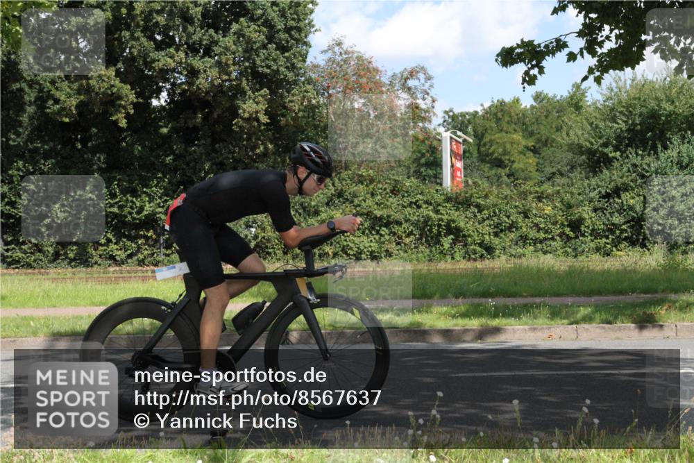 10.08.2025 - GEWOBA Citytriathlon Bremen Yannick Fuchs http://msf.ph/oto/8567637 10.08.2025 12:41:01 Radfahren 568, 650, 660, 665, 785, 802, 803, 1001, 1023 meine-sportfotos.de