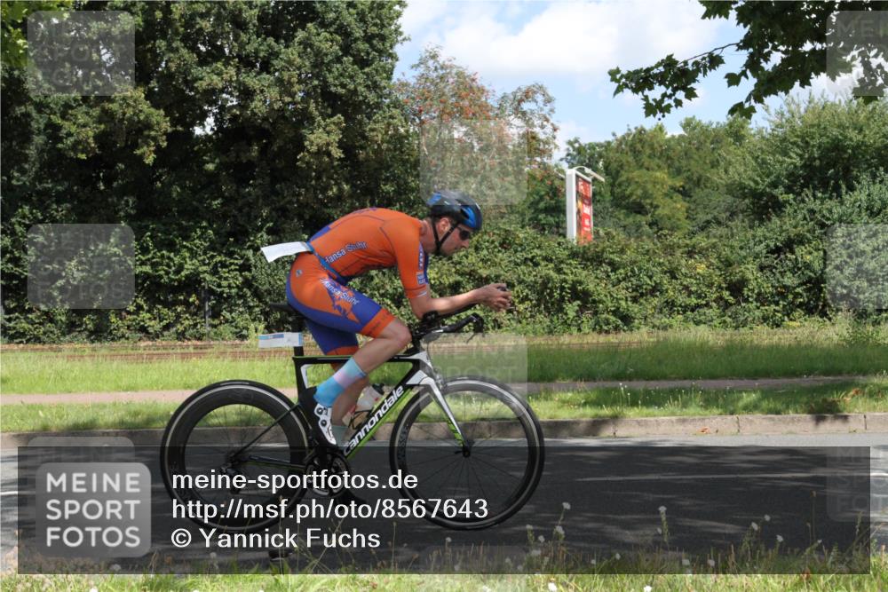 10.08.2025 - GEWOBA Citytriathlon Bremen Yannick Fuchs http://msf.ph/oto/8567643 10.08.2025 12:41:18 Radfahren 568, 609, 660, 665, 705, 730, 755, 803, 830, 849, 862, 934, 1014 meine-sportfotos.de