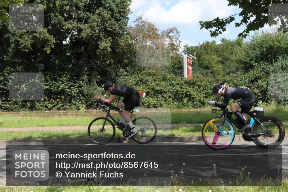10.08.2025 - GEWOBA Citytriathlon Bremen Yannick Fuchs http://msf.ph/oto/8567645 10.08.2025 12:41:19 Radfahren 568, 609, 660, 665, 705, 730, 755, 830, 849, 862, 934, 1014 meine-sportfotos.de