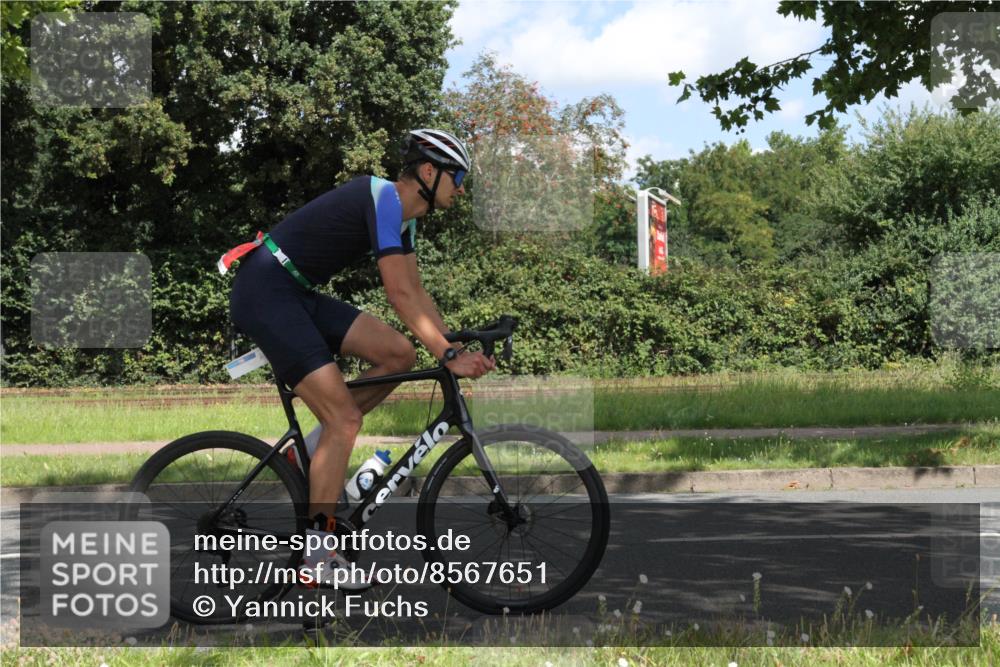 10.08.2025 - GEWOBA Citytriathlon Bremen Yannick Fuchs http://msf.ph/oto/8567651 10.08.2025 12:41:25 Radfahren 568, 609, 619, 705, 730, 755, 830, 849, 862, 934, 1014 meine-sportfotos.de