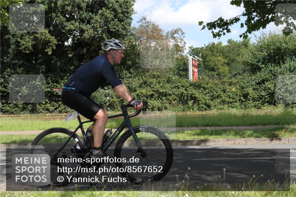 10.08.2025 - GEWOBA Citytriathlon Bremen Yannick Fuchs http://msf.ph/oto/8567652 10.08.2025 12:41:26 Radfahren 609, 619, 705, 730, 755, 830, 849, 862, 934, 1014 meine-sportfotos.de