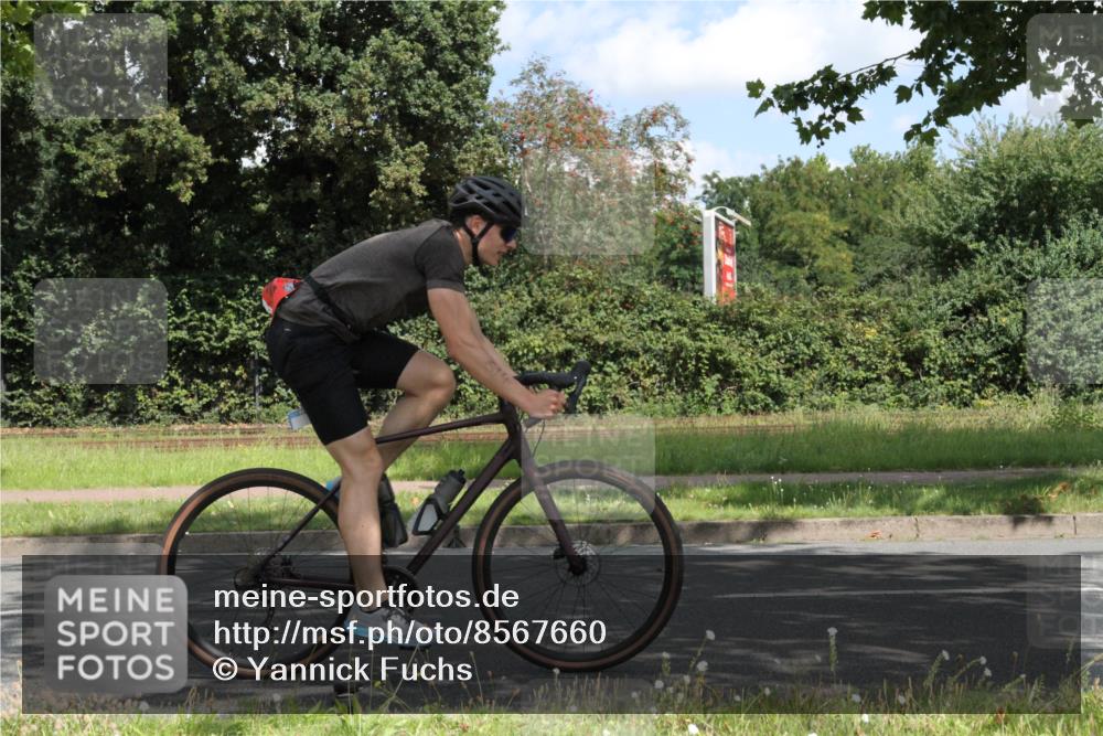 10.08.2025 - GEWOBA Citytriathlon Bremen Yannick Fuchs http://msf.ph/oto/8567660 10.08.2025 12:41:45 Radfahren 614, 619, 623, 663, 923, 926, 983 meine-sportfotos.de