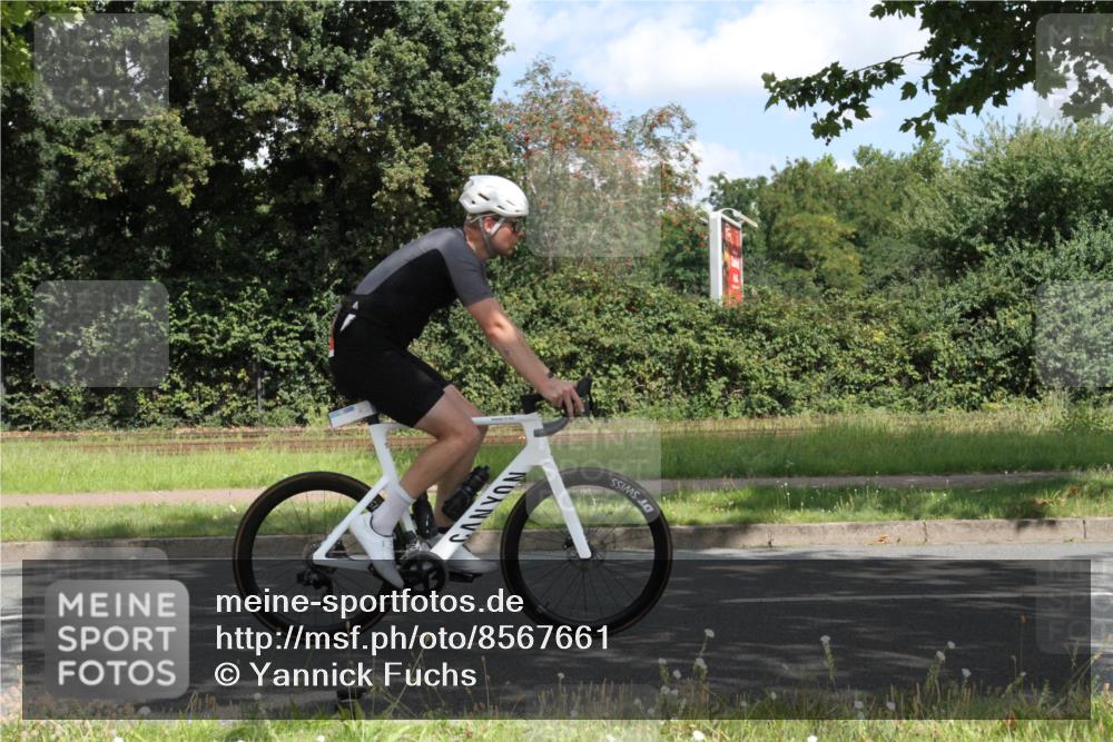 10.08.2025 - GEWOBA Citytriathlon Bremen Yannick Fuchs http://msf.ph/oto/8567661 10.08.2025 12:41:48 Radfahren 614, 623, 663, 923, 926, 983 meine-sportfotos.de