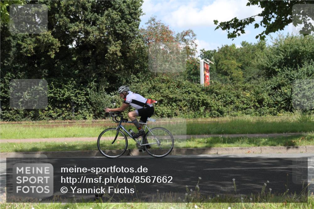 10.08.2025 - GEWOBA Citytriathlon Bremen Yannick Fuchs http://msf.ph/oto/8567662 10.08.2025 12:41:49 Radfahren 614, 623, 663, 923, 926, 983 meine-sportfotos.de