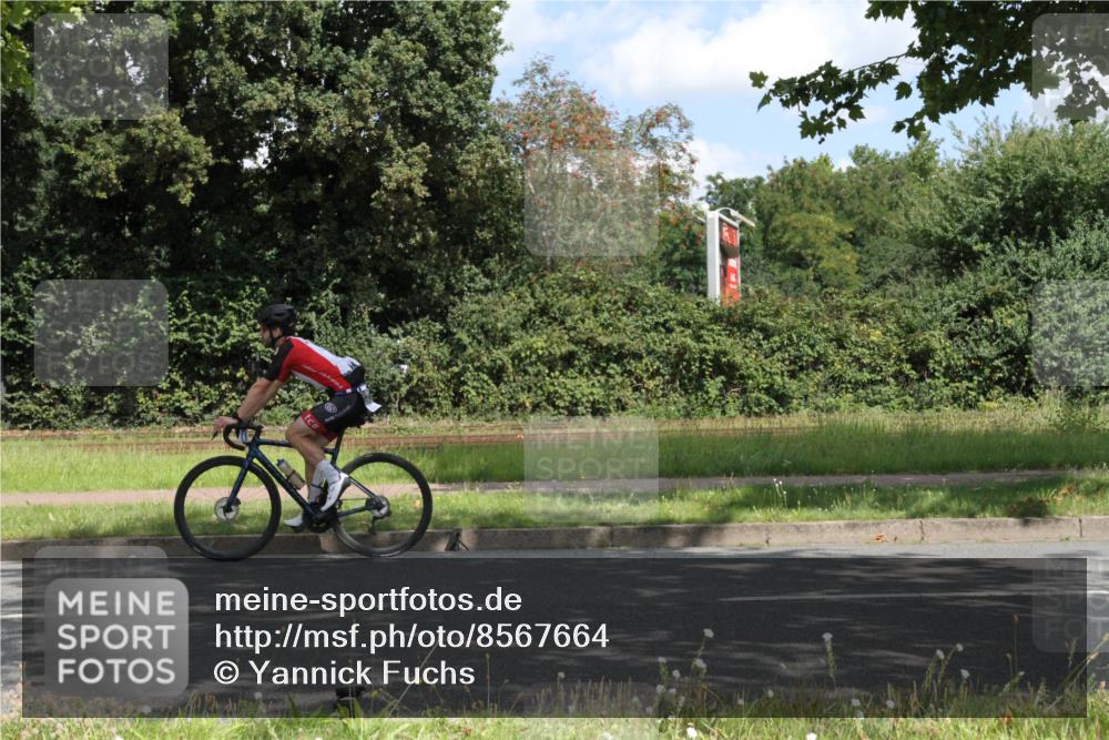 10.08.2025 - GEWOBA Citytriathlon Bremen Yannick Fuchs http://msf.ph/oto/8567664 10.08.2025 12:41:52 Radfahren 614, 623, 663, 923, 926, 983 meine-sportfotos.de