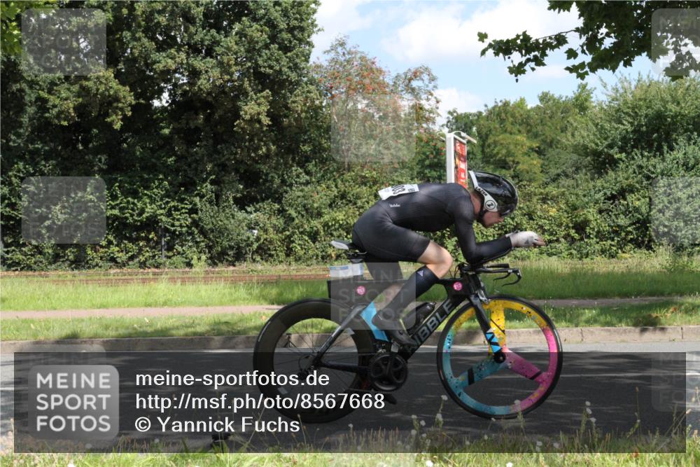 10.08.2025 - GEWOBA Citytriathlon Bremen Yannick Fuchs http://msf.ph/oto/8567668 10.08.2025 12:42:04 Radfahren 698, 923, 926, 1003 meine-sportfotos.de