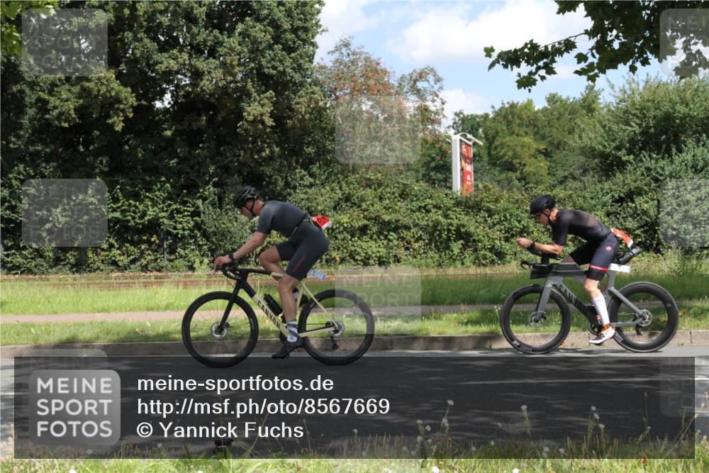 10.08.2025 - GEWOBA Citytriathlon Bremen Yannick Fuchs http://msf.ph/oto/8567669 10.08.2025 12:42:05 Radfahren 698, 923, 926, 1003 meine-sportfotos.de