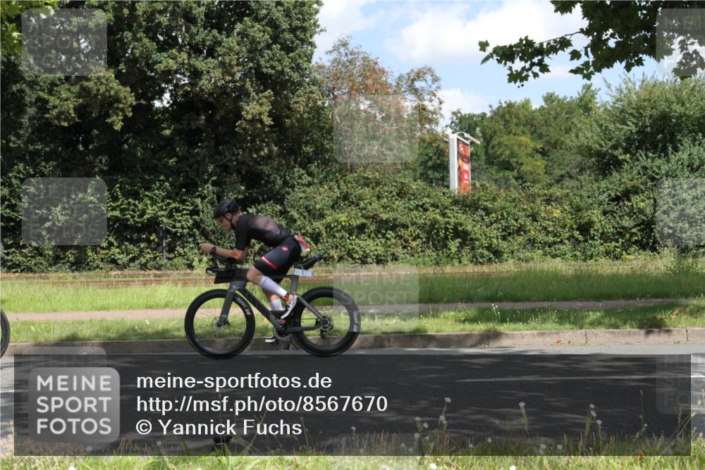 10.08.2025 - GEWOBA Citytriathlon Bremen Yannick Fuchs http://msf.ph/oto/8567670 10.08.2025 12:42:05 Radfahren 698, 923, 926, 1003 meine-sportfotos.de