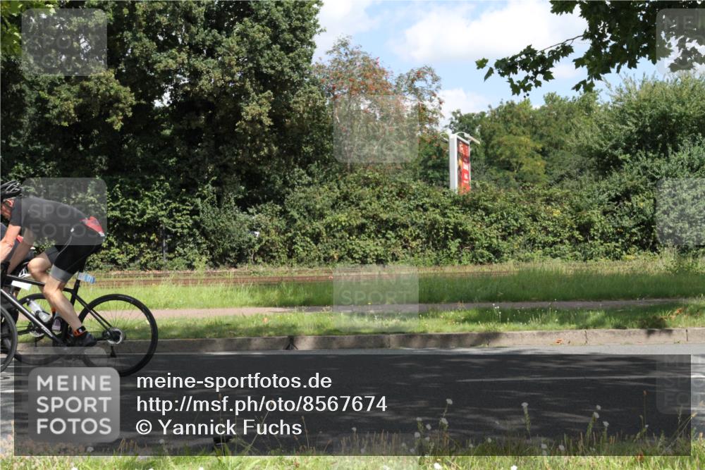10.08.2025 - GEWOBA Citytriathlon Bremen Yannick Fuchs http://msf.ph/oto/8567674 10.08.2025 12:42:09 Radfahren 698, 754, 1003 meine-sportfotos.de