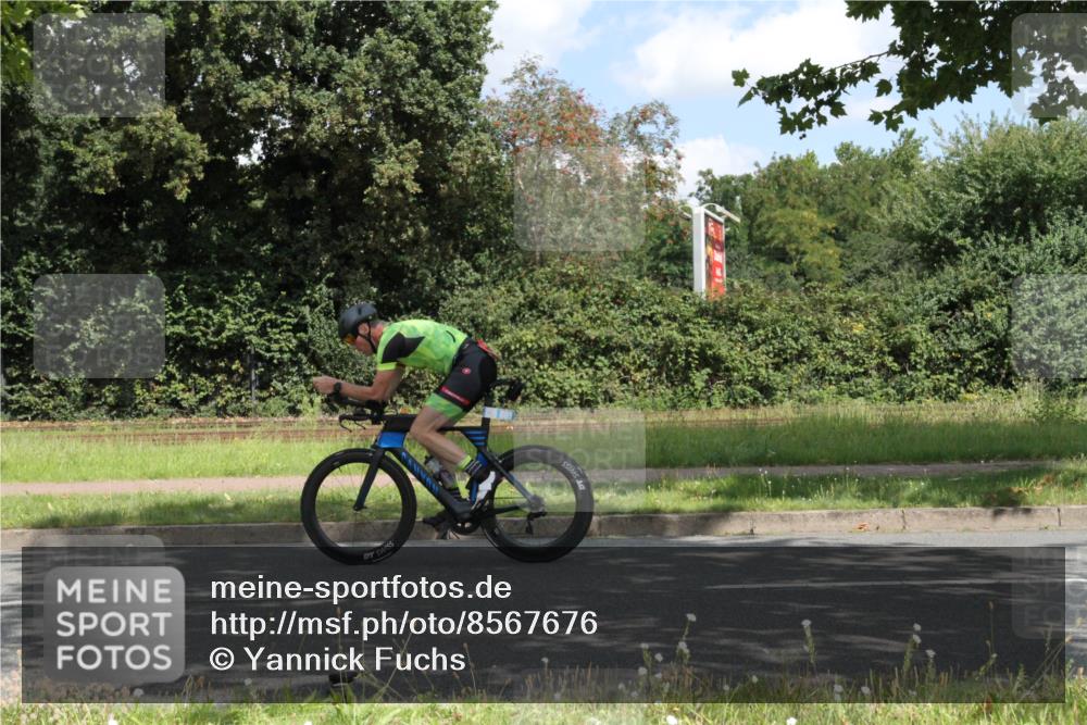 10.08.2025 - GEWOBA Citytriathlon Bremen Yannick Fuchs http://msf.ph/oto/8567676 10.08.2025 12:42:15 Radfahren 595, 613, 698, 754, 1003 meine-sportfotos.de