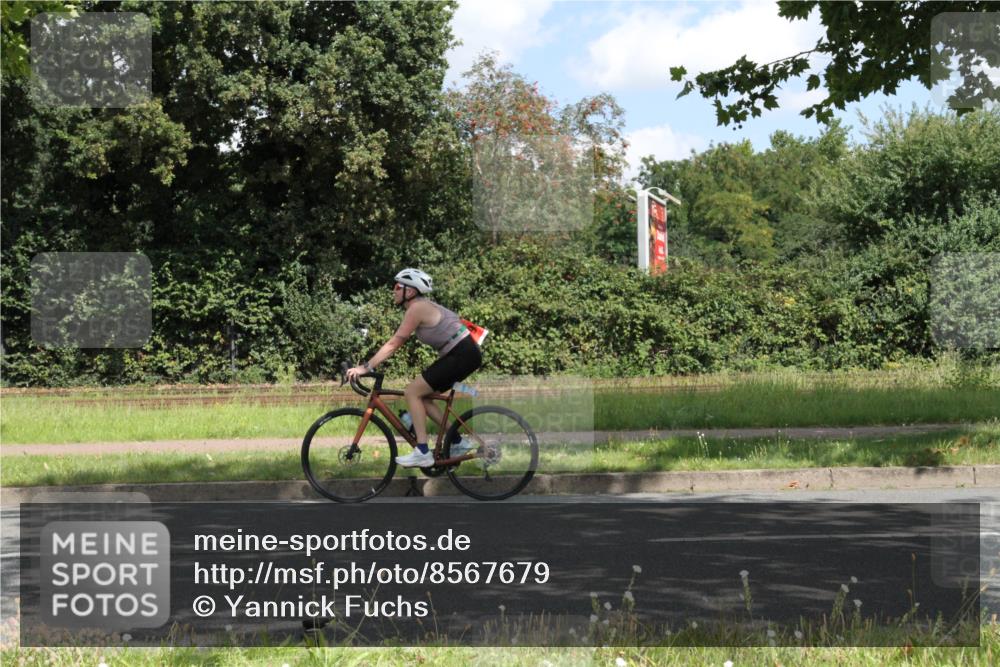 10.08.2025 - GEWOBA Citytriathlon Bremen Yannick Fuchs http://msf.ph/oto/8567679 10.08.2025 12:42:19 Radfahren 595, 613, 698, 754, 1003 meine-sportfotos.de
