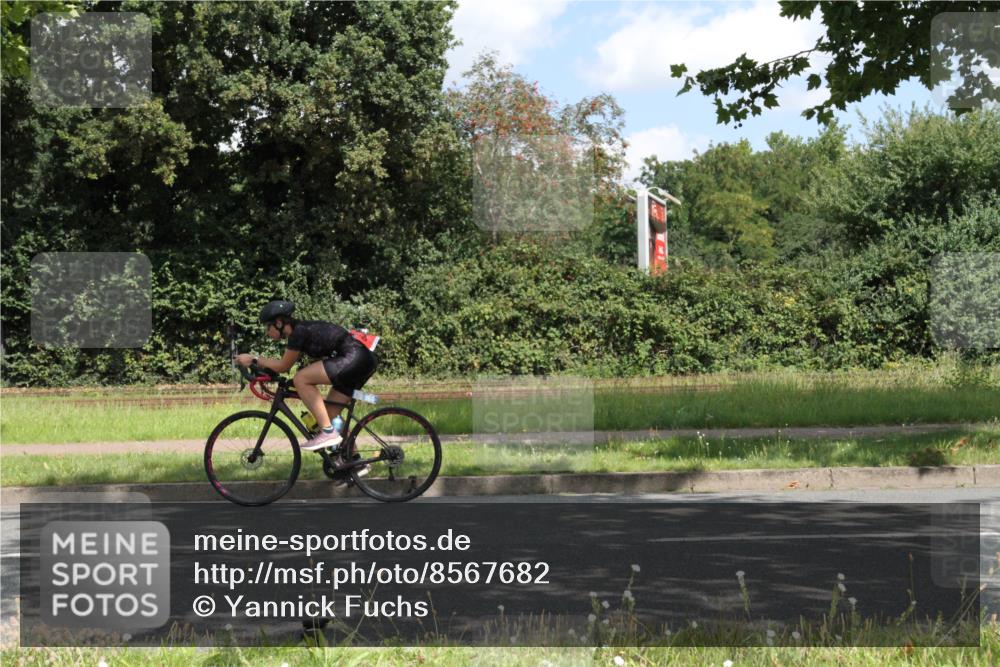 10.08.2025 - GEWOBA Citytriathlon Bremen Yannick Fuchs http://msf.ph/oto/8567682 10.08.2025 12:42:24 Radfahren 595, 611, 613, 698, 754 meine-sportfotos.de