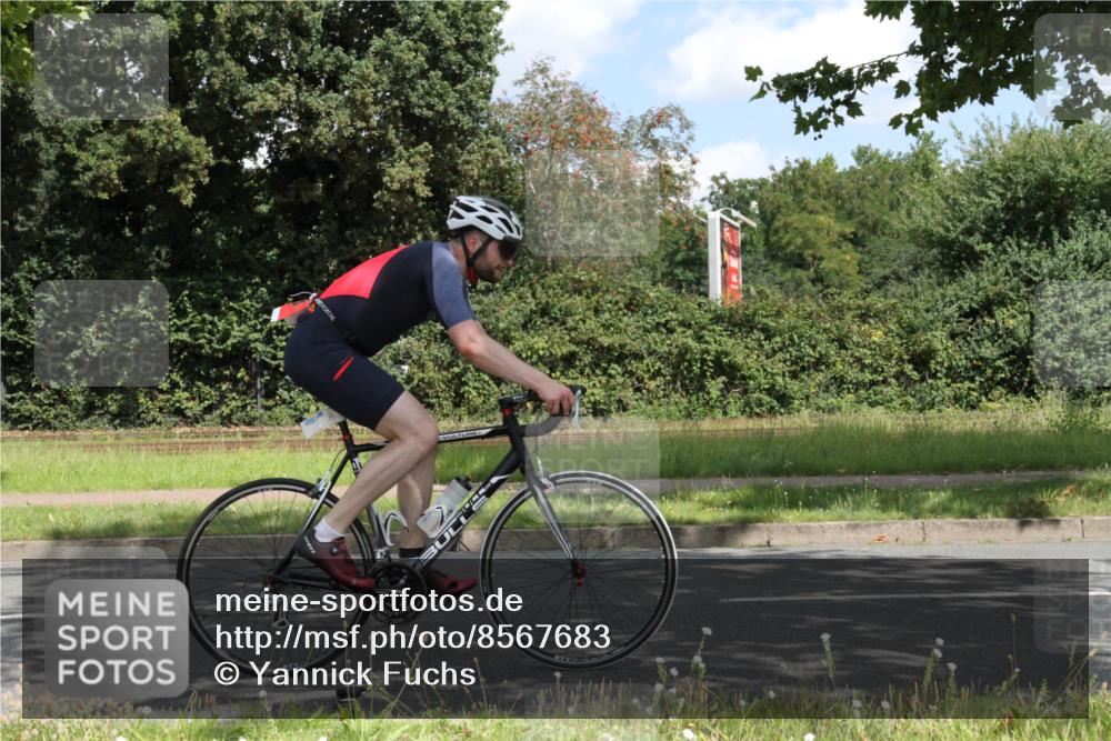10.08.2025 - GEWOBA Citytriathlon Bremen Yannick Fuchs http://msf.ph/oto/8567683 10.08.2025 12:42:28 Radfahren 595, 611, 613, 754, 944, 953 meine-sportfotos.de