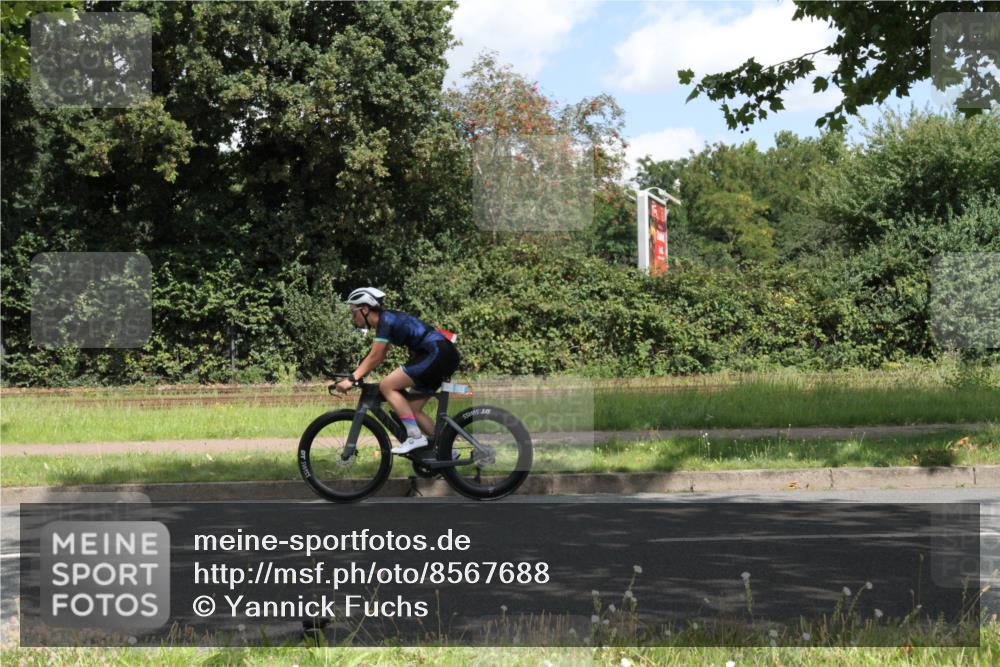 10.08.2025 - GEWOBA Citytriathlon Bremen Yannick Fuchs http://msf.ph/oto/8567688 10.08.2025 12:42:37 Radfahren 595, 611, 613, 909, 944, 953 meine-sportfotos.de
