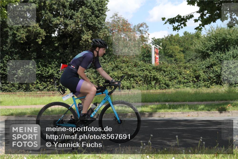 10.08.2025 - GEWOBA Citytriathlon Bremen Yannick Fuchs http://msf.ph/oto/8567691 10.08.2025 12:42:43 Radfahren 611, 850, 909, 944, 953 meine-sportfotos.de
