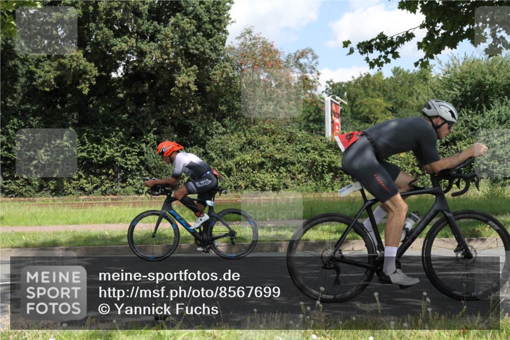 10.08.2025 - GEWOBA Citytriathlon Bremen Yannick Fuchs http://msf.ph/oto/8567699 10.08.2025 12:42:58 Radfahren 628, 644, 677, 684, 710, 846, 850, 871, 889, 909 meine-sportfotos.de